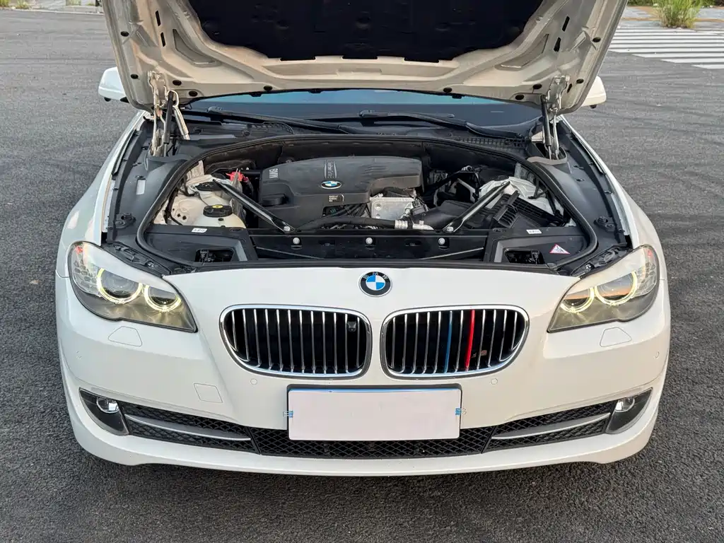 BMW 5 Series — миниатюра 19