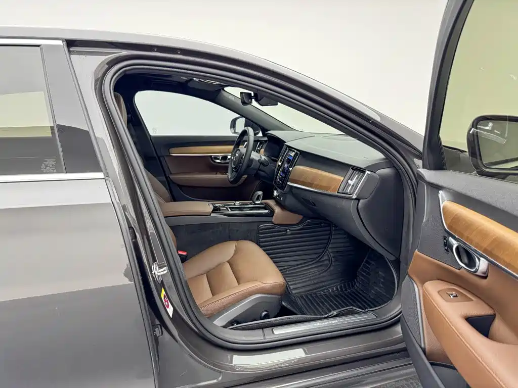 Volvo S90 PHEV — миниатюра 14