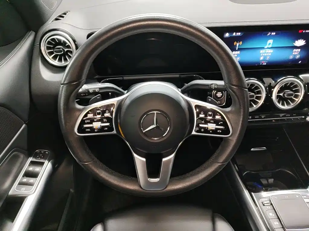 Mercedes-Benz GLA — миниатюра 15