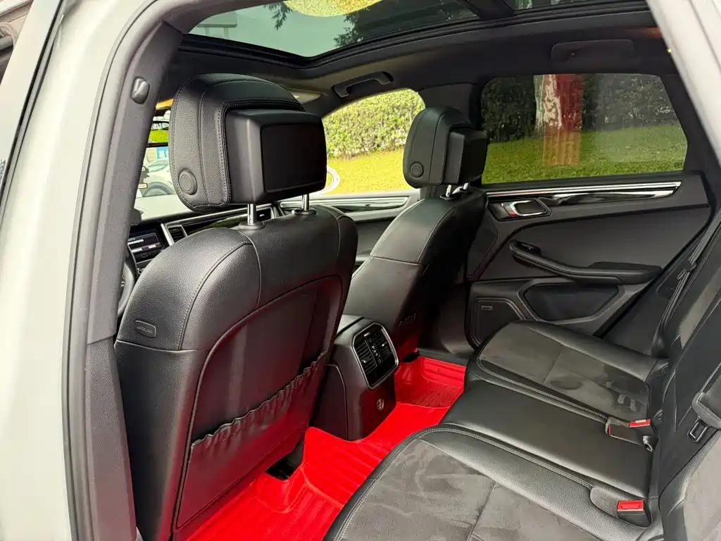 Porsche Macan — миниатюра 11