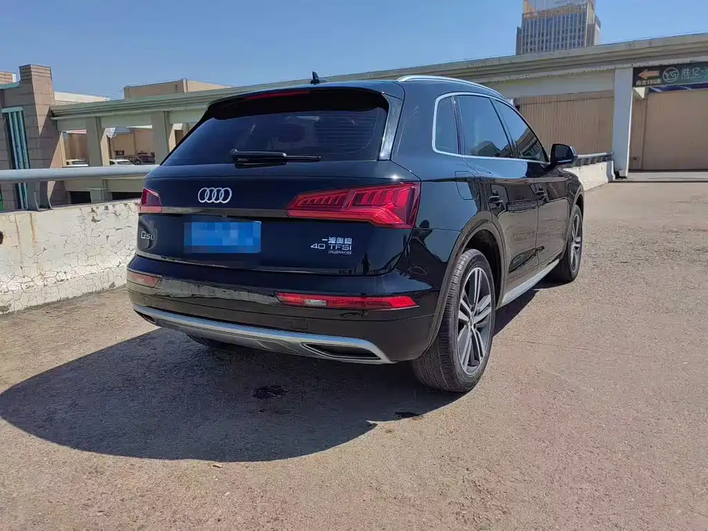 Audi Q5L — миниатюра 9