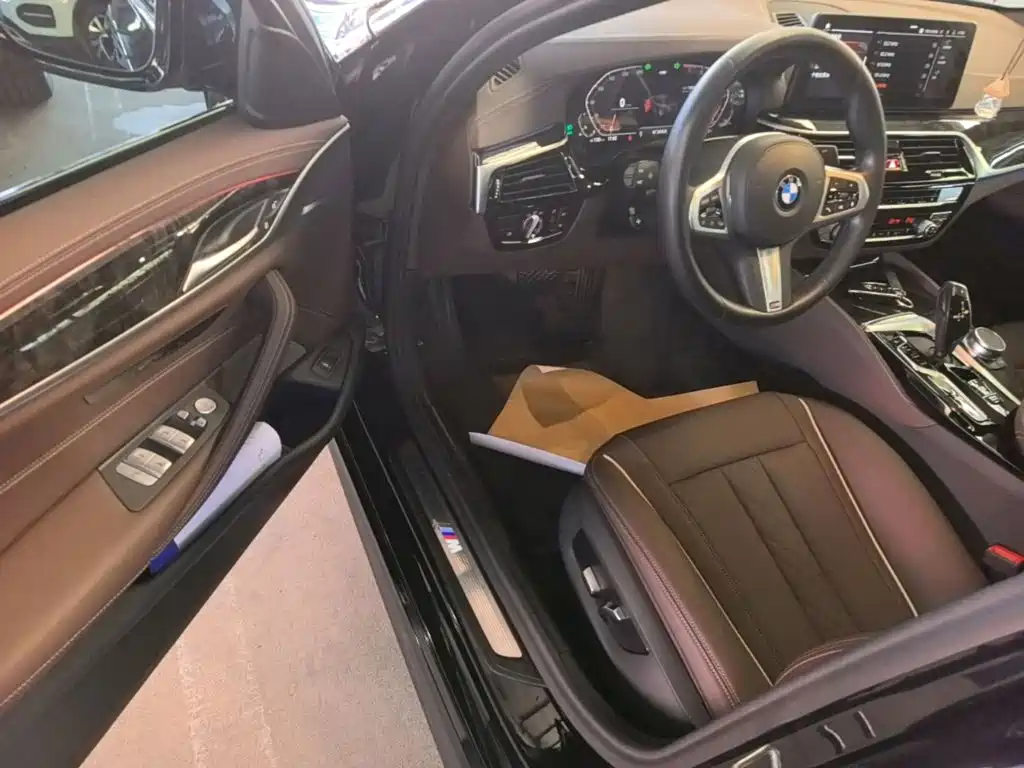 BMW 5 Series — миниатюра 16