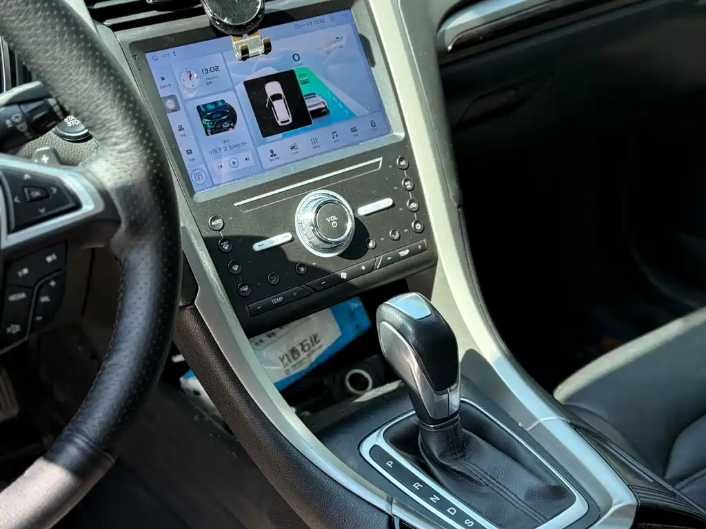 Ford Mondeo — миниатюра 8
