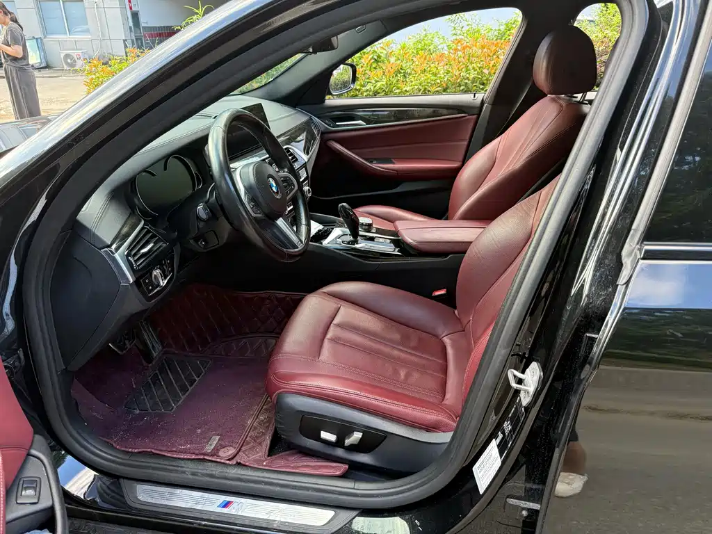 BMW 5 Series — миниатюра 2