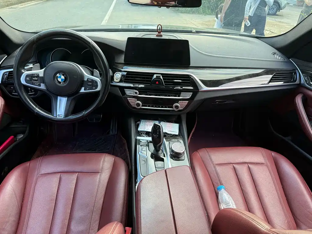 BMW 5 Series — миниатюра 4