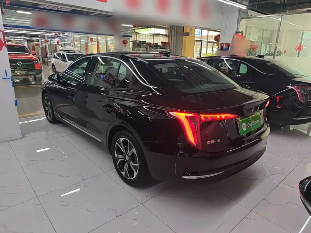Hongqi Hongqi E-QM5 — миниатюра 5