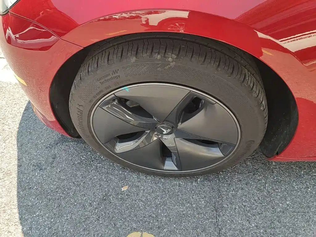 Tesla Model 3 — миниатюра 23