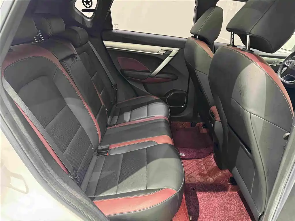 Geely Binyue — миниатюра 23