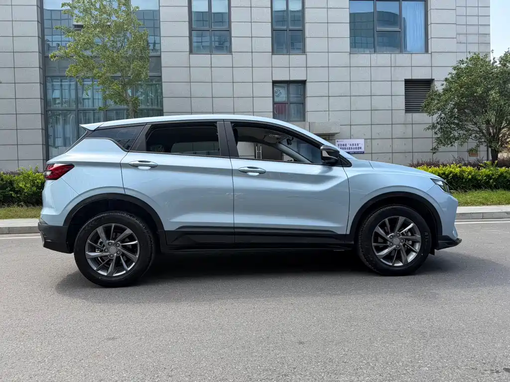 Geely Binyue — миниатюра 4