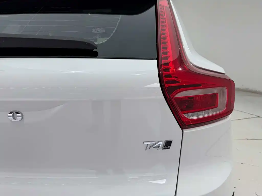 Volvo XC40 — миниатюра 9