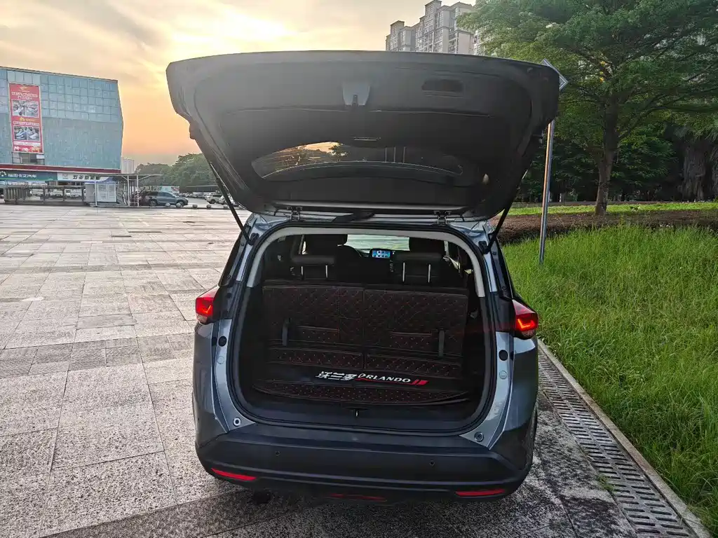 Chevrolet Volando — миниатюра 9