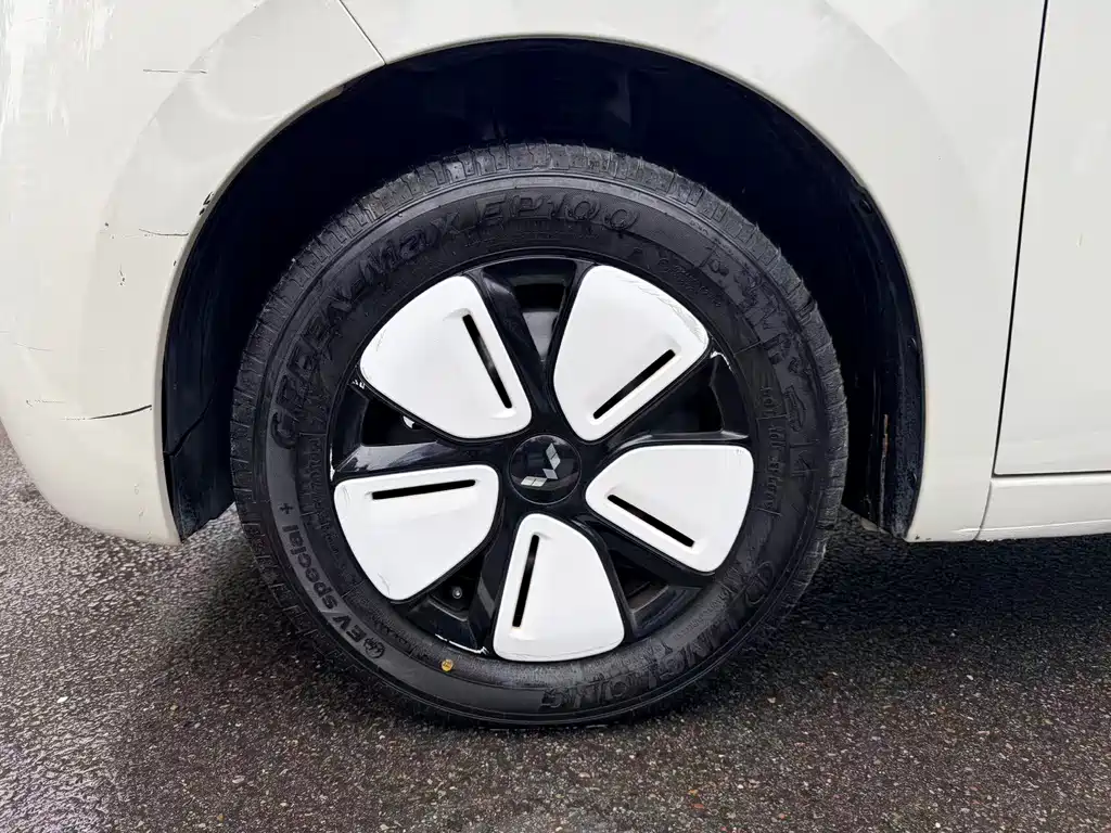 Wuling MINIEV — миниатюра 10