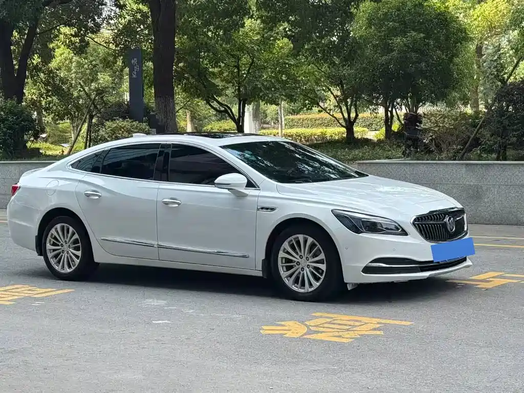 Buick LaCrosse — миниатюра 3