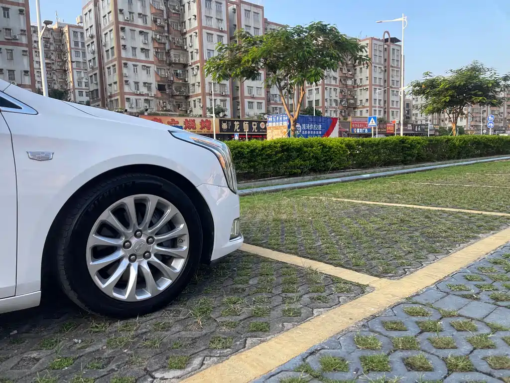 Cadillac XTS — миниатюра 8