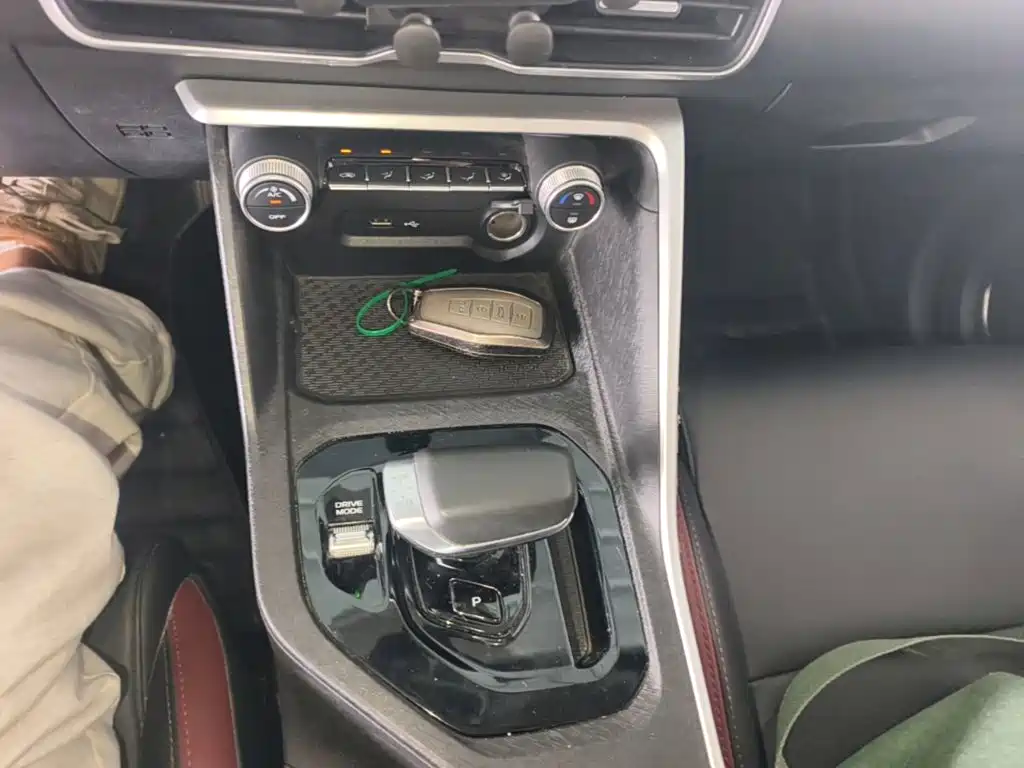 Geely Binyue — миниатюра 14