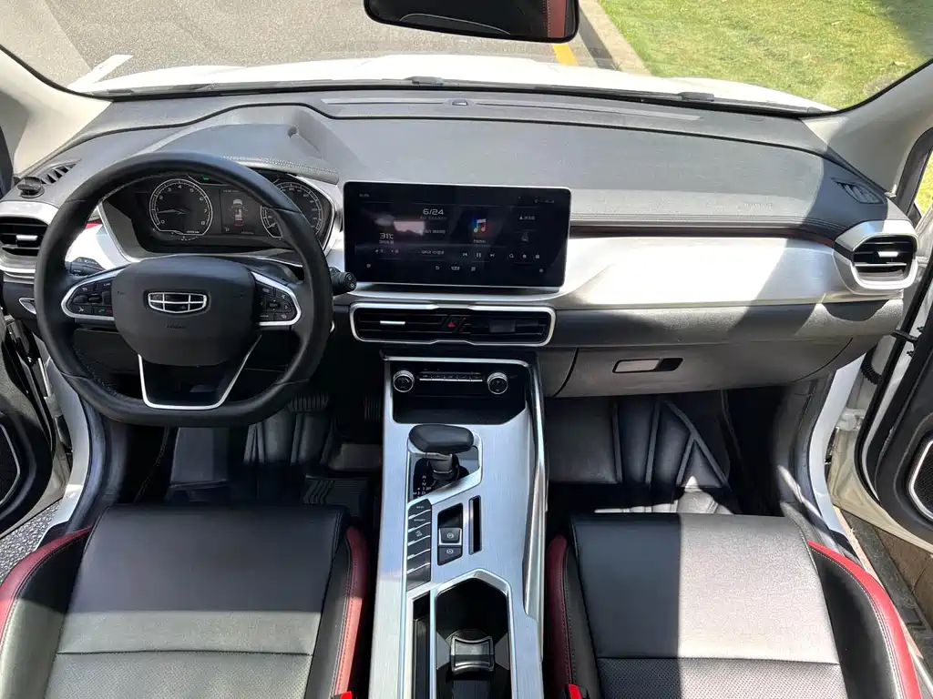 Geely Binyue — миниатюра 15