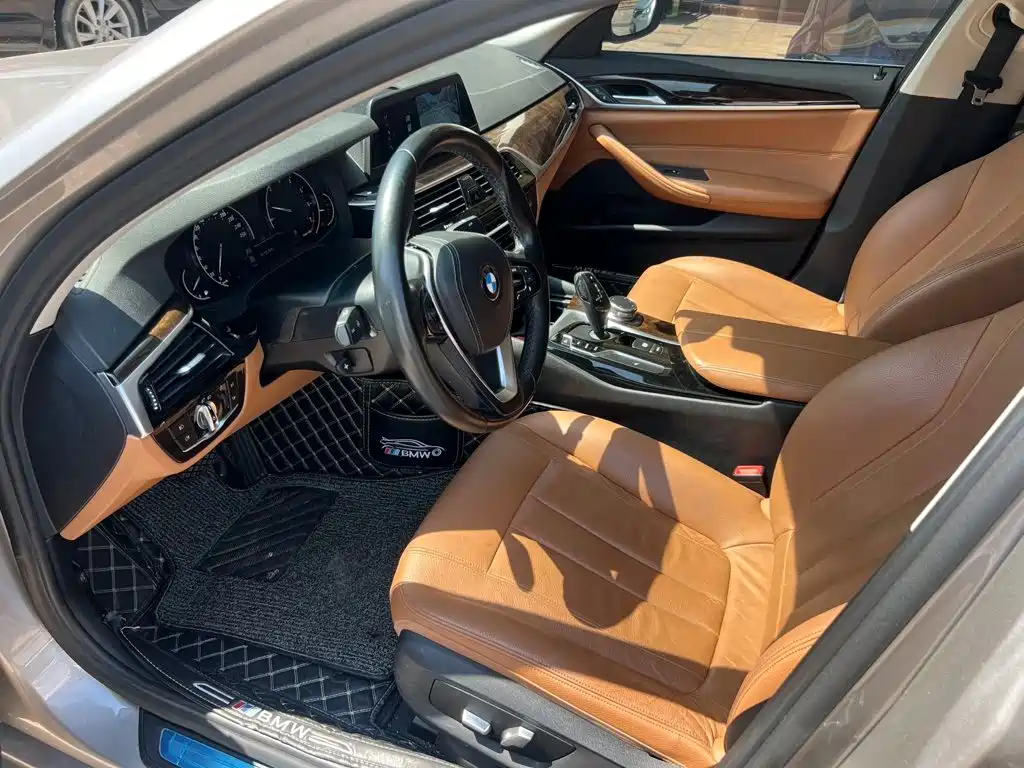 BMW 5 Series — миниатюра 2