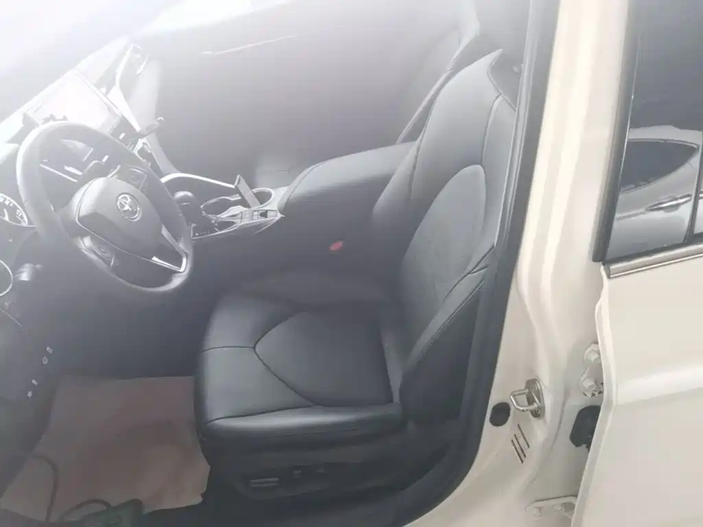Toyota Camry — миниатюра 15