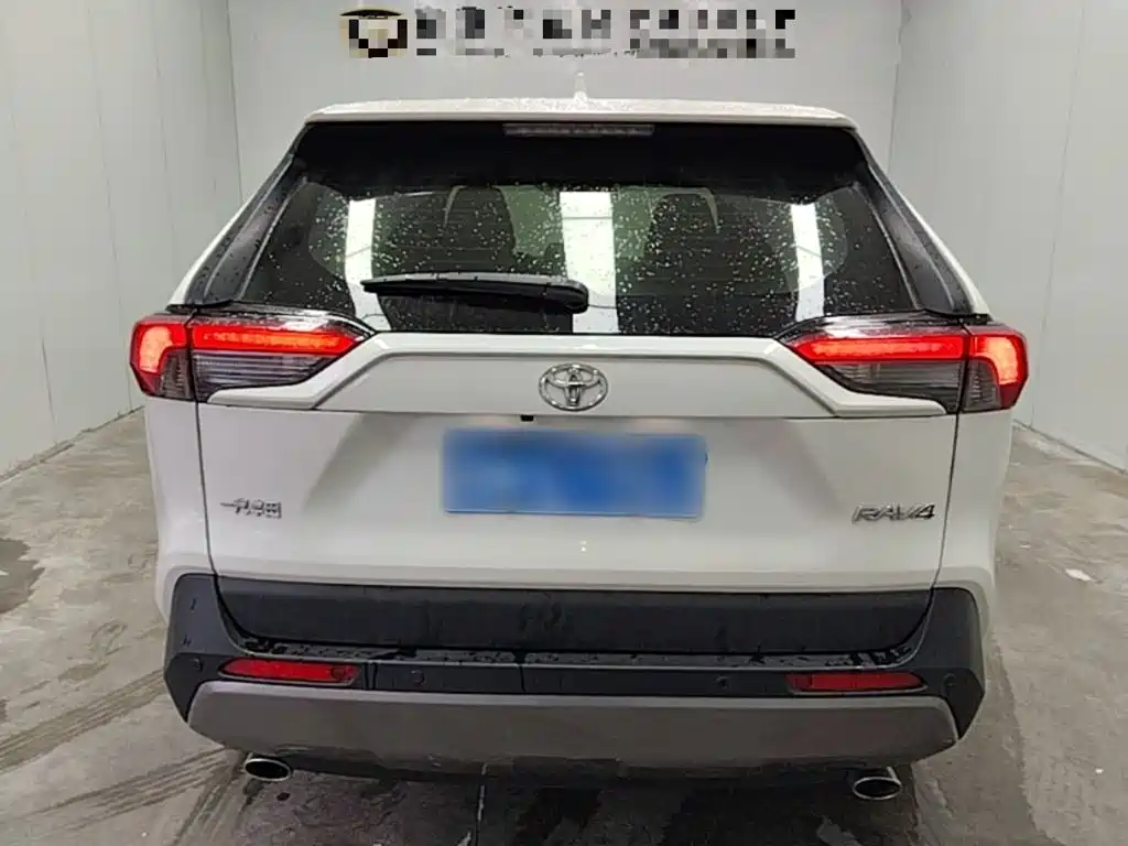 Toyota RAV4 — миниатюра 6
