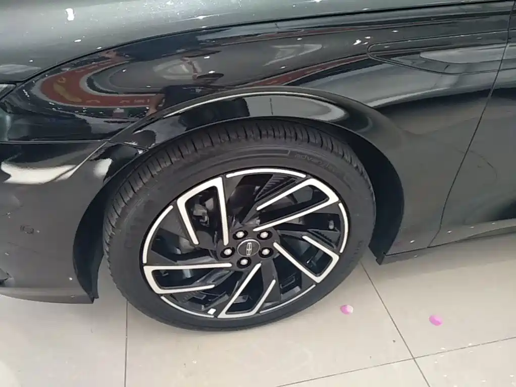 Lincoln Z — миниатюра 23