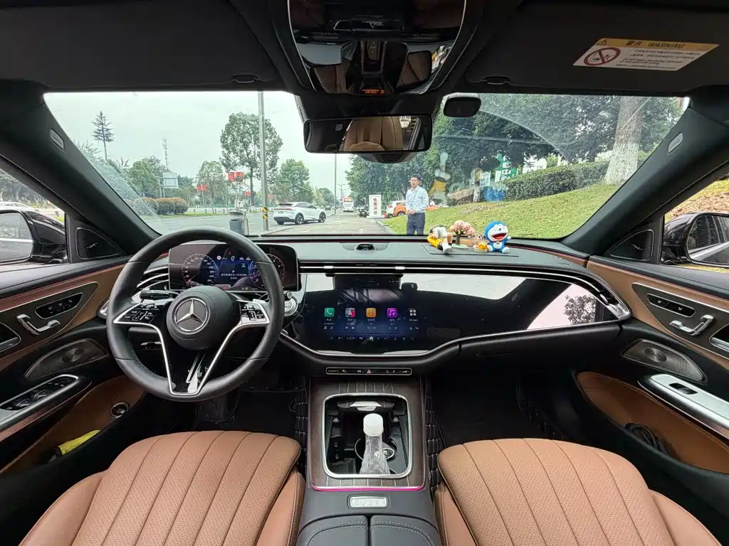 Mercedes-Benz E-Class — миниатюра 13