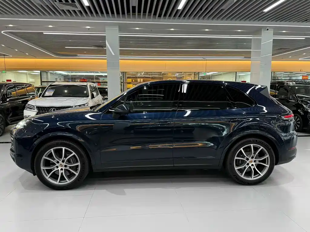 Porsche Cayenne — миниатюра 9