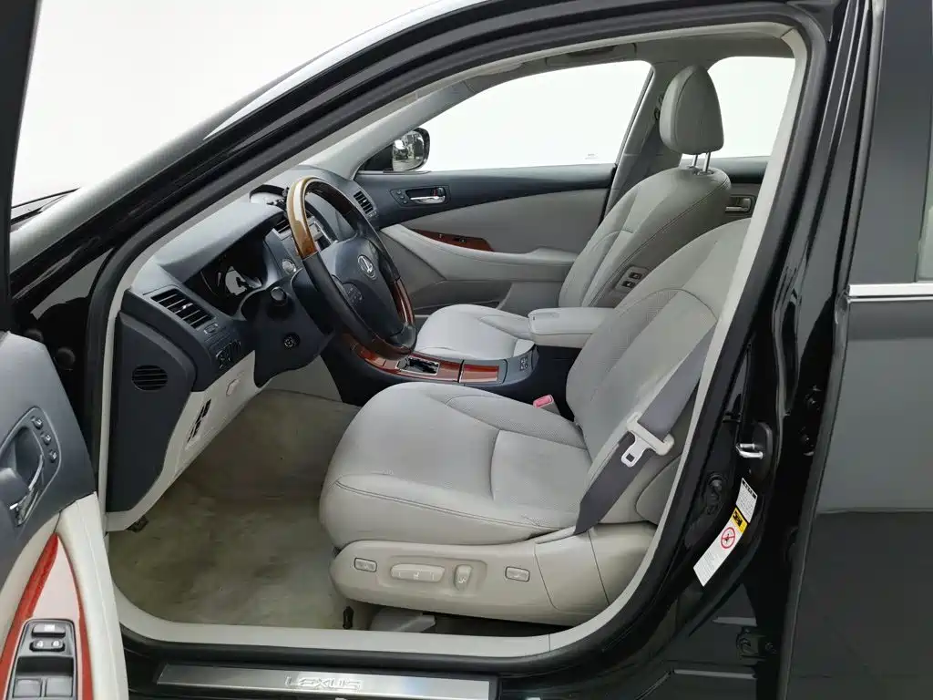 Lexus ES — миниатюра 10