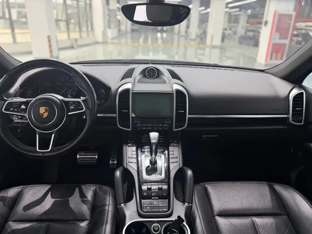 Porsche Cayenne — миниатюра 8