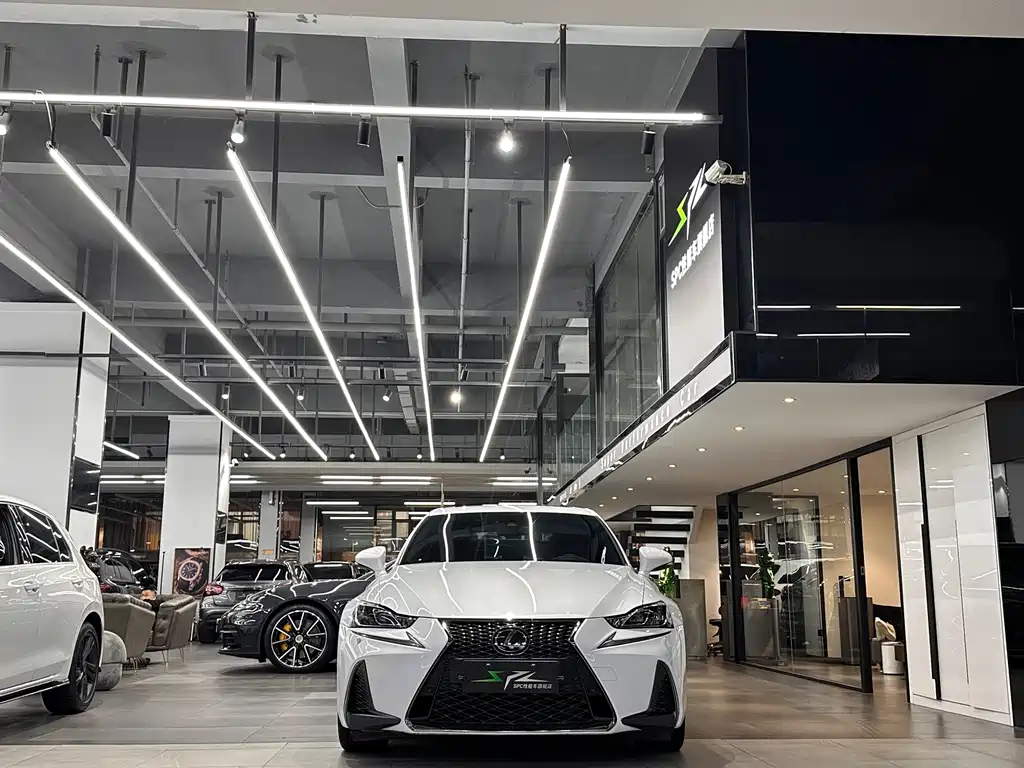 Lexus IS — миниатюра 2