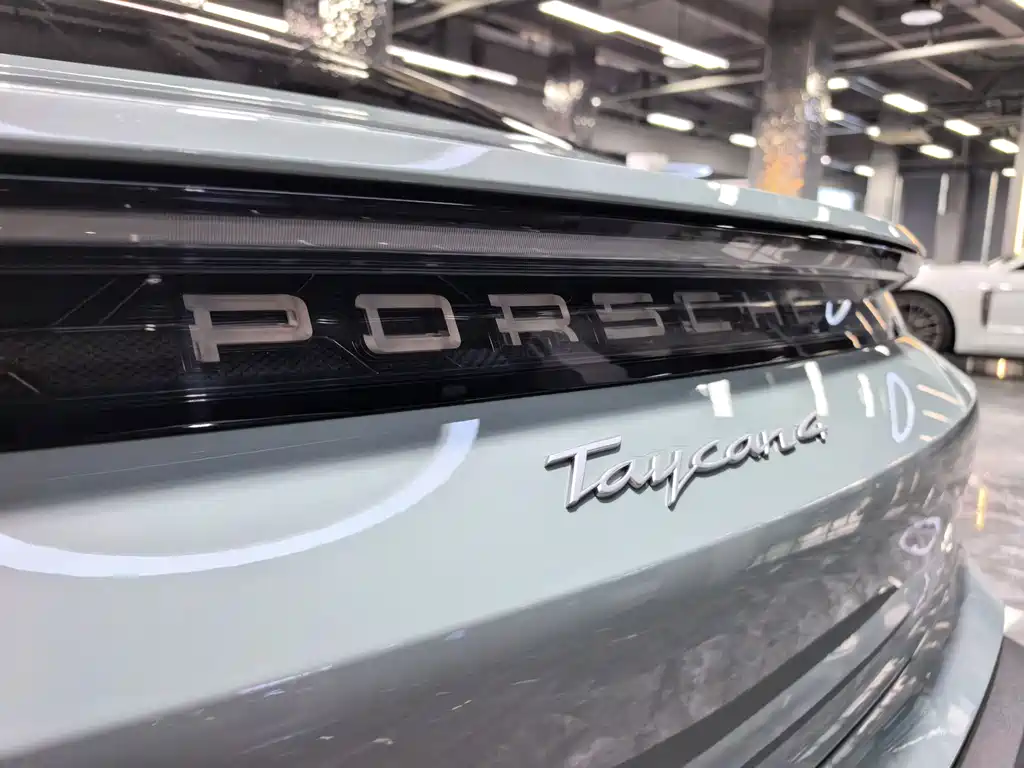 Porsche Taycan — миниатюра 8