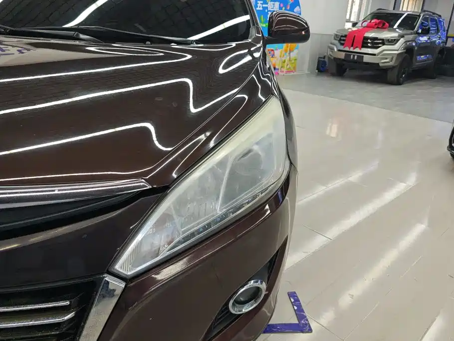 Luxgen U6 — миниатюра 5