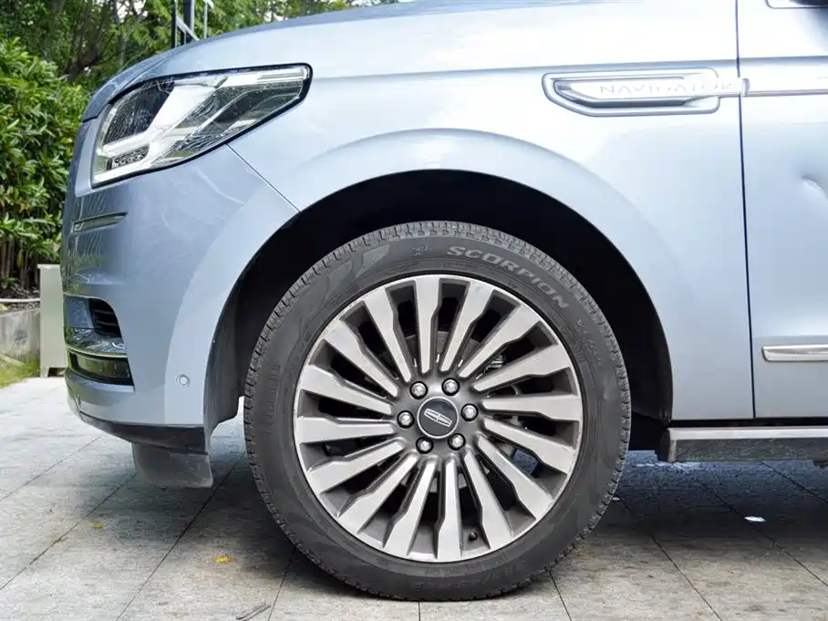 Lincoln Navigator — миниатюра 4
