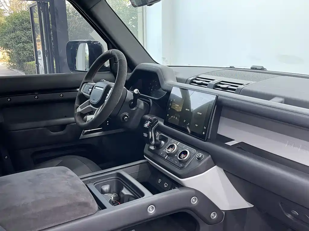 Land Rover Defender — миниатюра 13