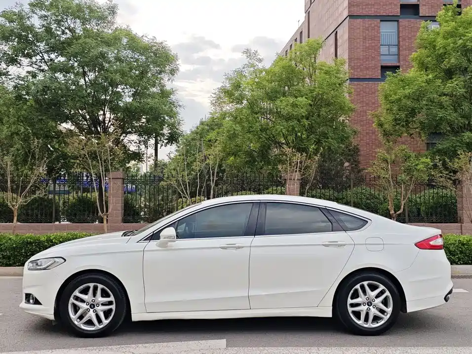 Ford Mondeo — миниатюра 3