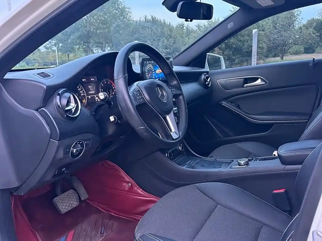 Mercedes-Benz A-Class (Import) — миниатюра 8
