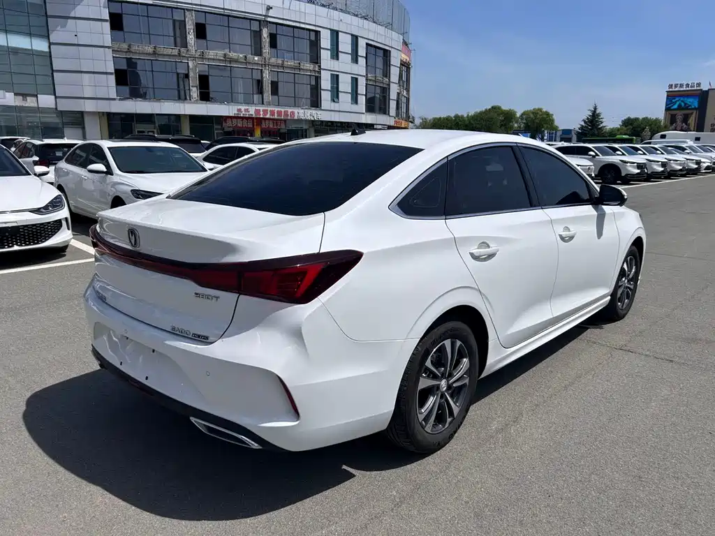 Changan Eado — миниатюра 7