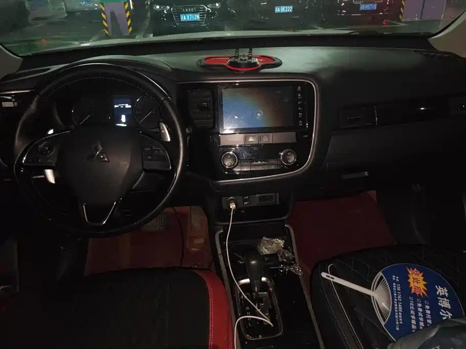 Mitsubishi Outlander — миниатюра 12