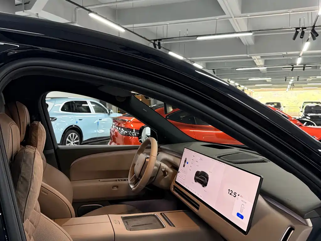 Li Auto Li L8 — миниатюра 5