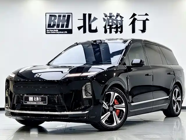 2025 Nio ES8