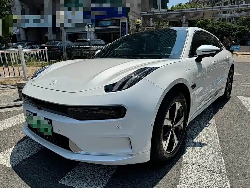 Zeekr 001 2024