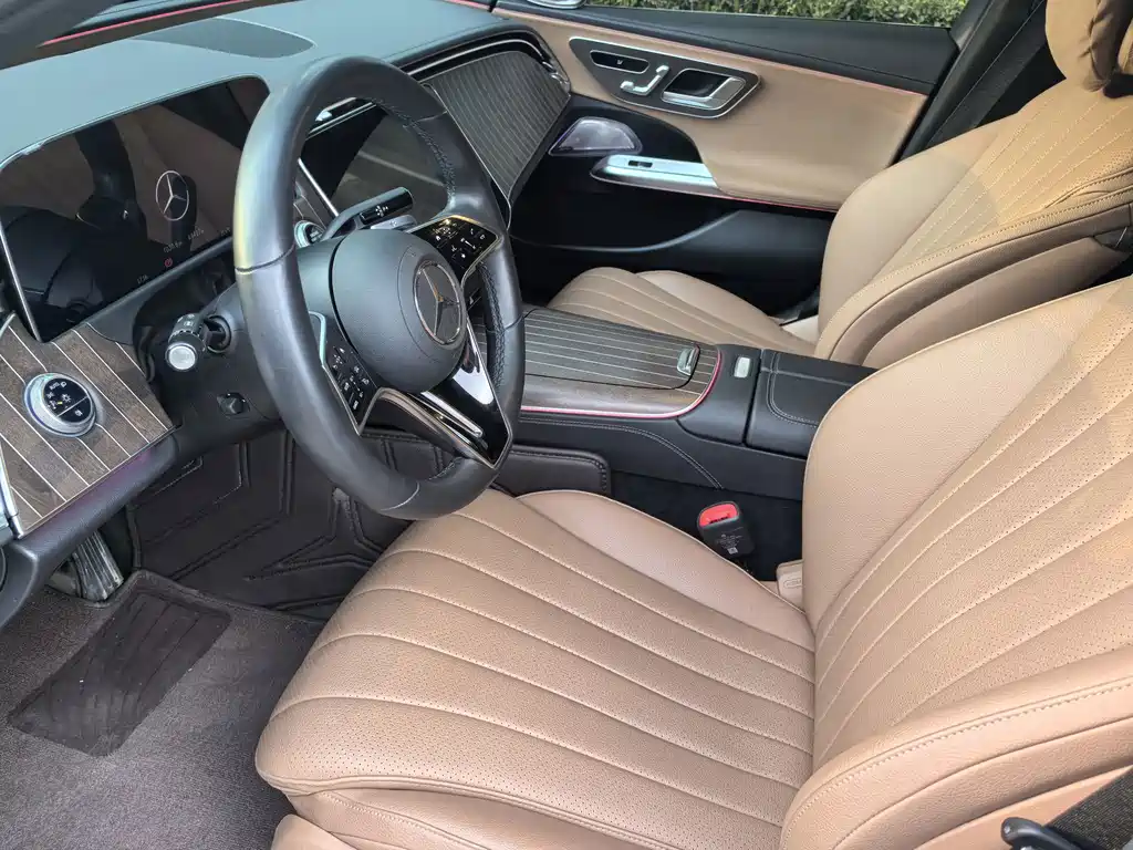Mercedes-Benz E-Class — миниатюра 11