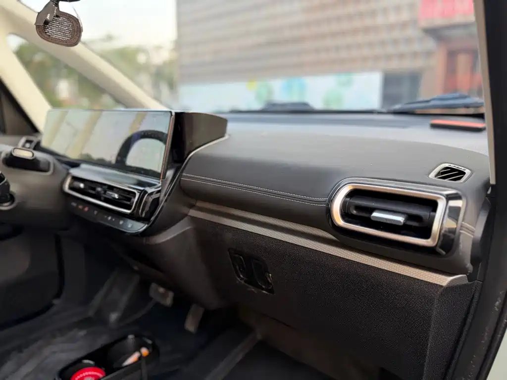 Baojun KiWi EV — миниатюра 16