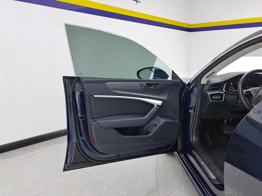 Audi A7L — миниатюра 7