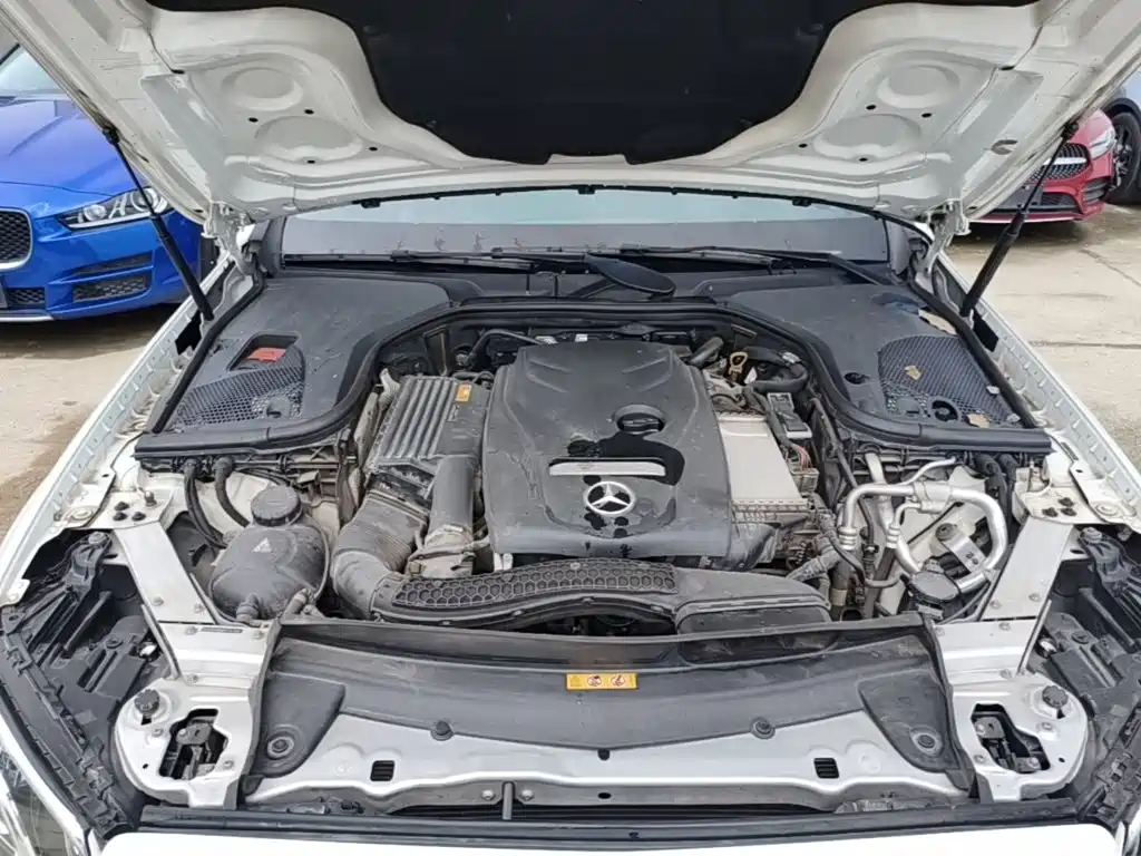 Mercedes-Benz E-Class — миниатюра 20