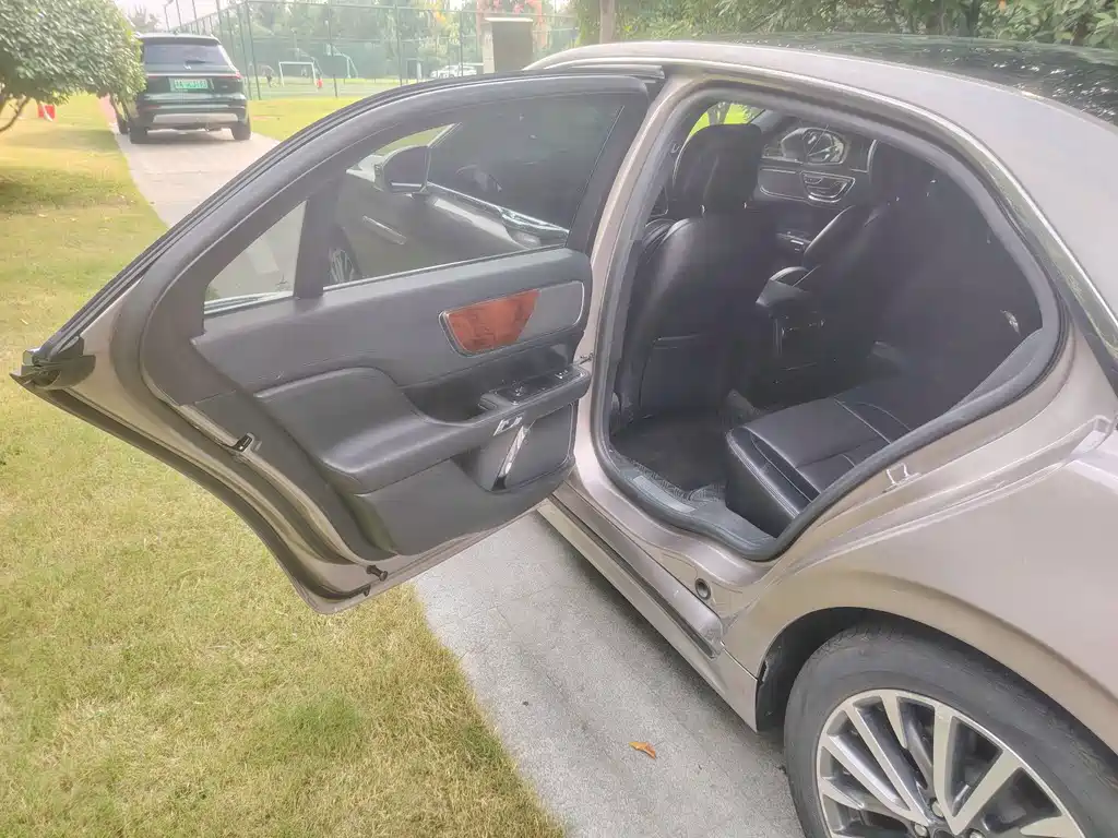 Lincoln Continental — миниатюра 10