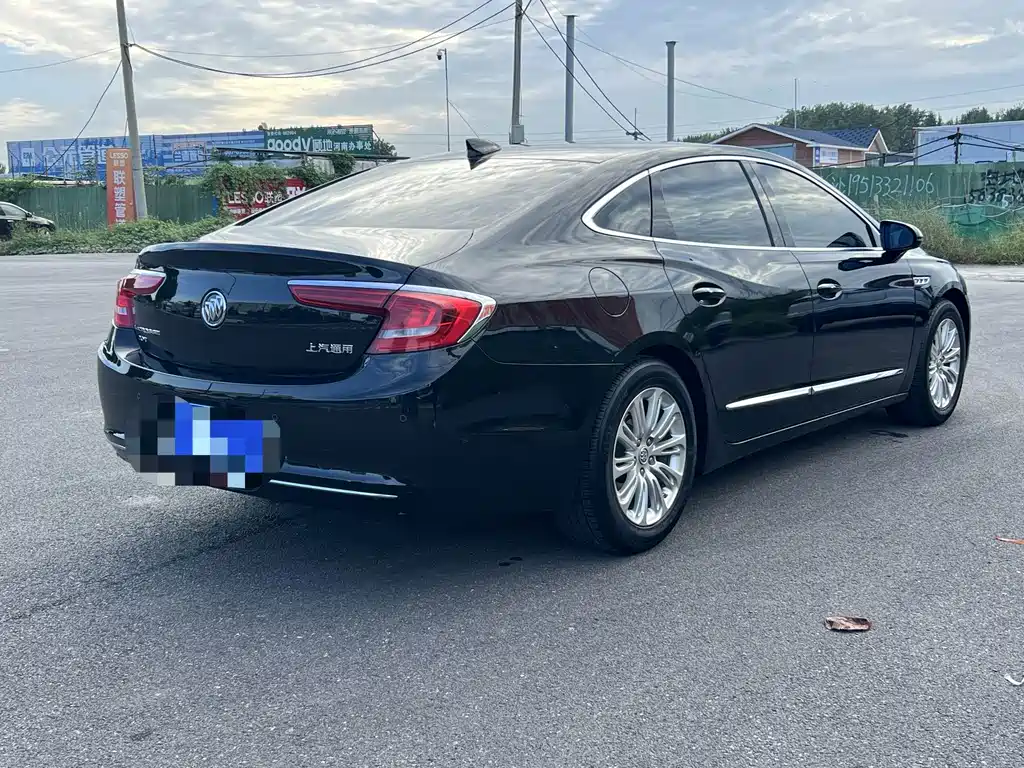 Buick LaCrosse — миниатюра 10