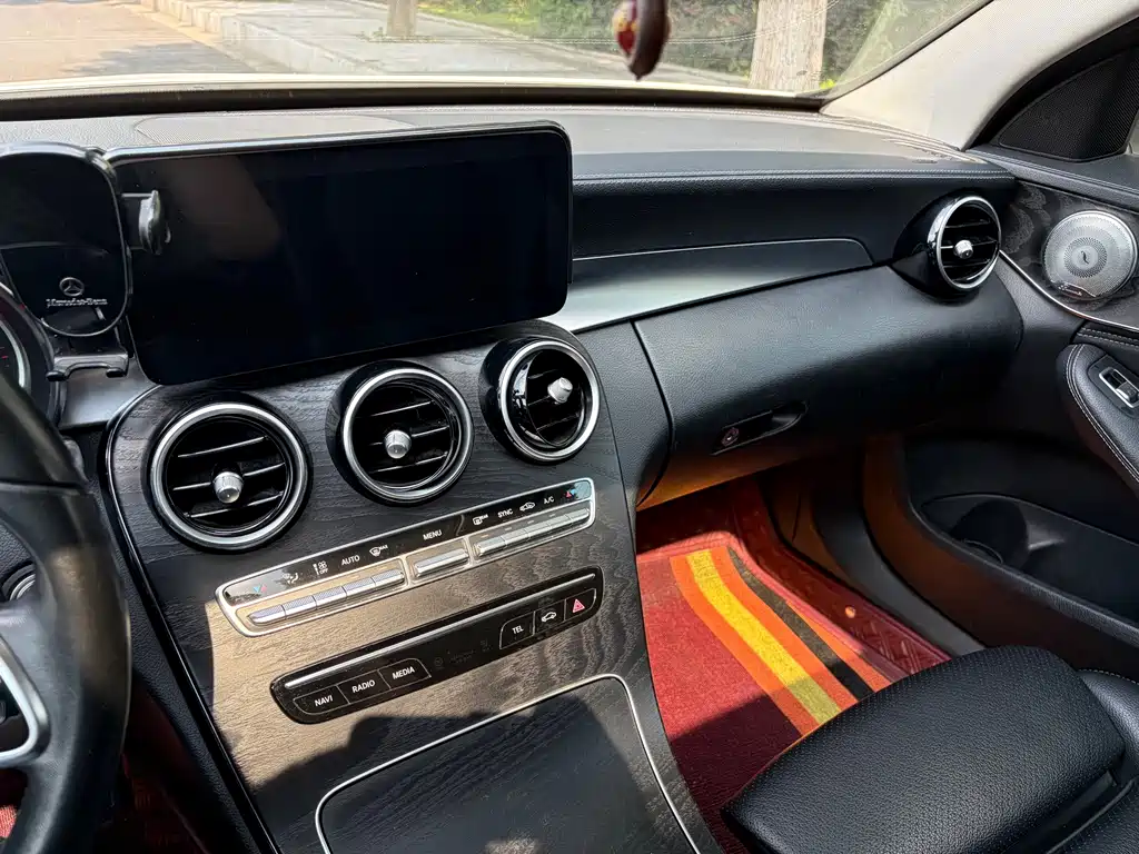 Mercedes-Benz C-Class — миниатюра 13