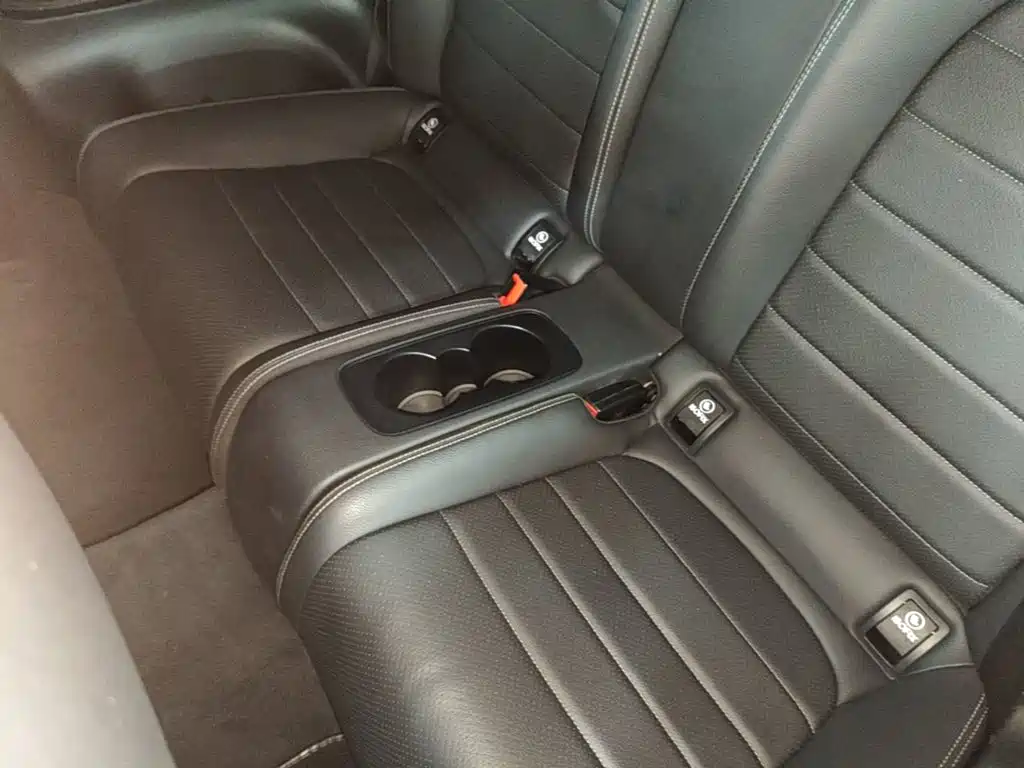Mercedes-Benz C-Class (Import) — миниатюра 17