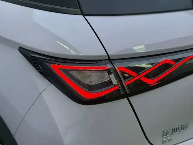 BYD Dolphin — миниатюра 9