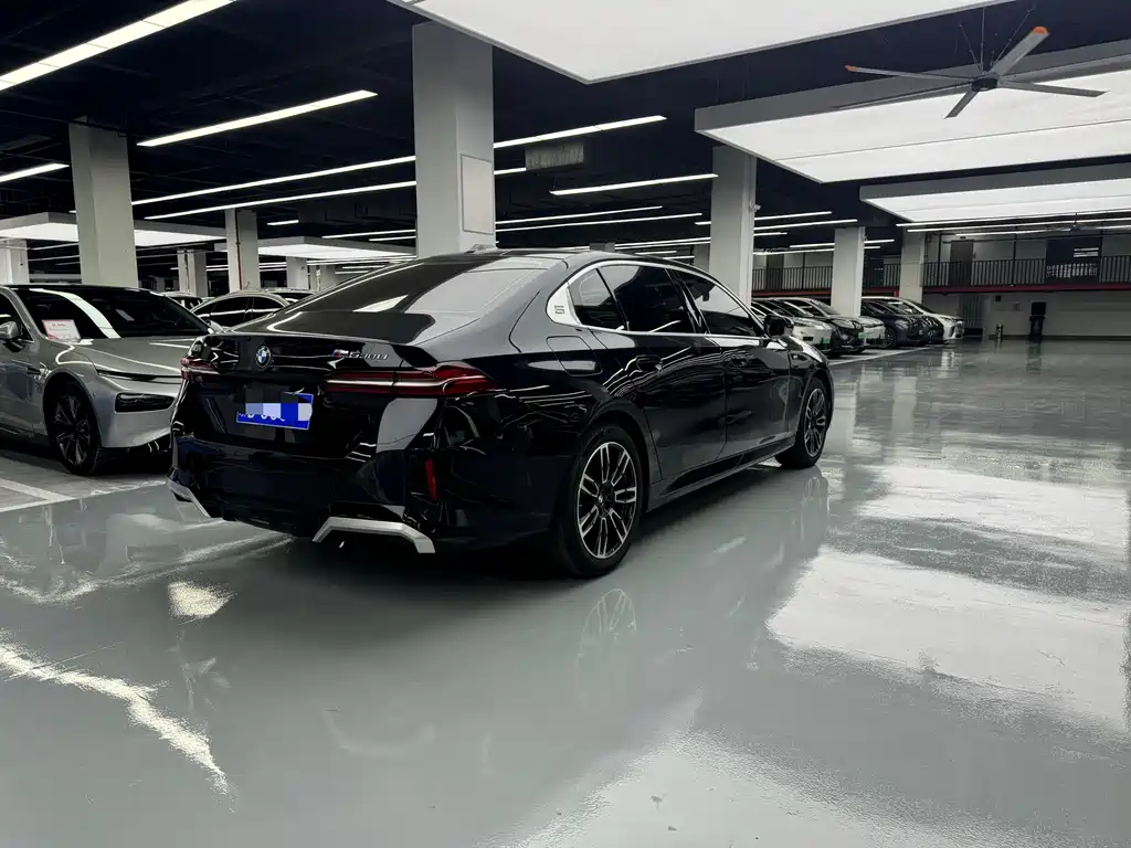BMW 5 Series — миниатюра 16